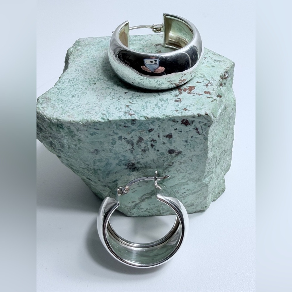 Vintage Chunky Polished Sterling Silver Latch-Clasp Hoop Earrings - Signed